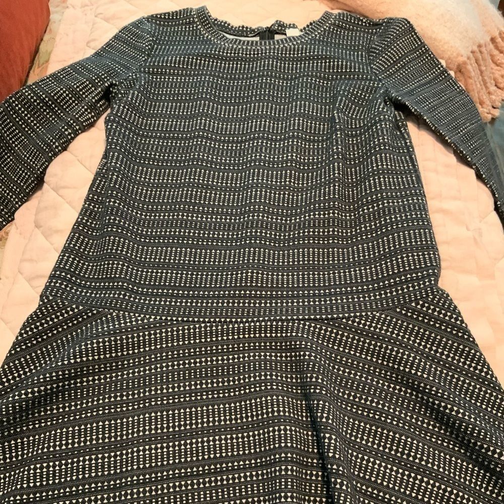 Loft black and white mid sleeve dress size S